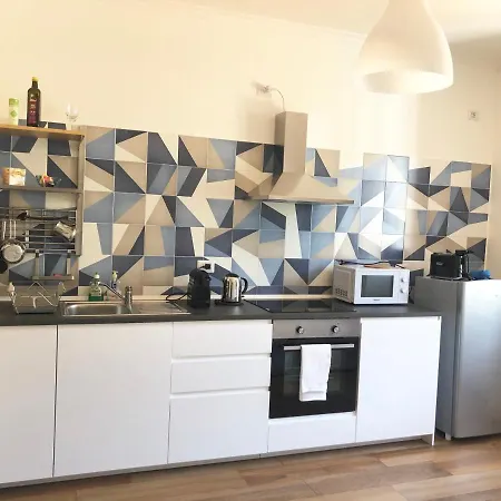 Vivi Cernobbio, La Sua Arte, La Sua Magia Apartmán