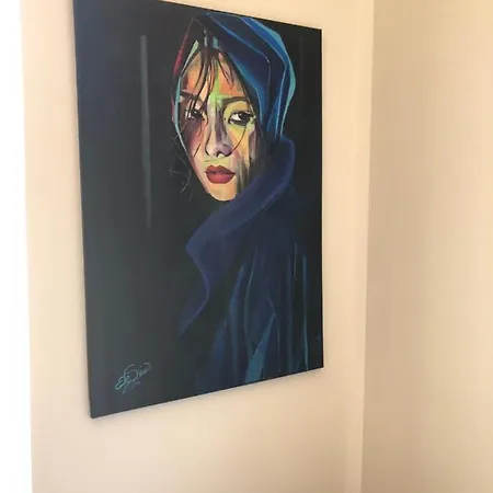 Vivi Cernobbio, La Sua Arte, La Sua Magia Daire
